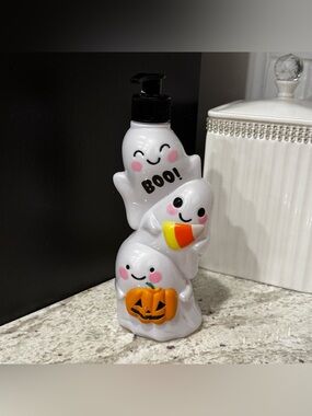 Cute Stackable Ghost Halloween Soap Dispenser